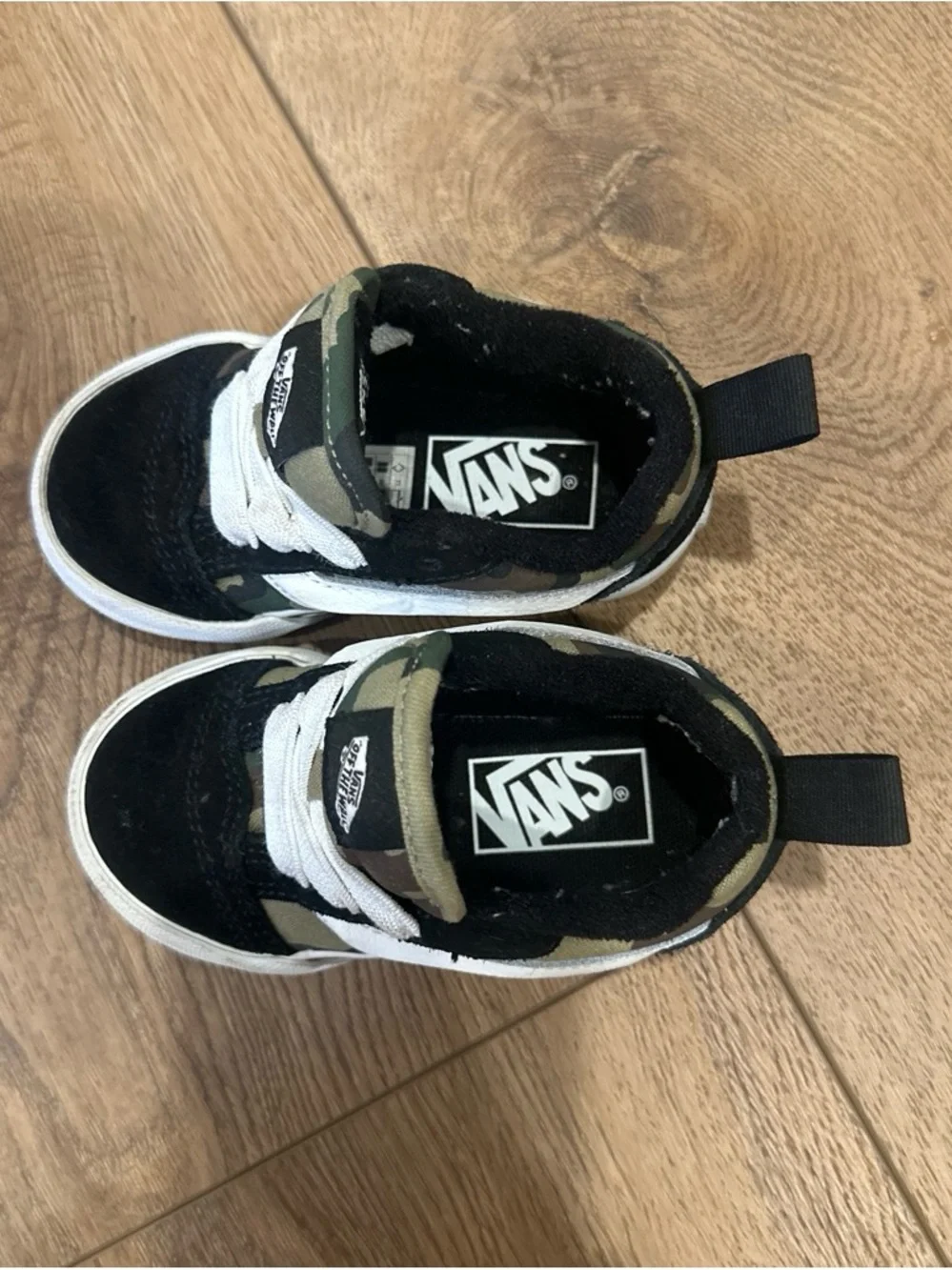 Vans Kids Camouflage Low Top Sneakers in Black & Green
